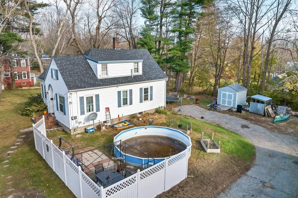 274 High Street Somersworth NH 03878