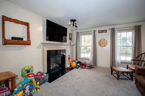 15 Fireside Drive Epping NH 03042