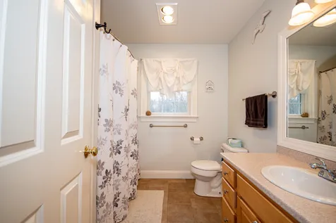 15 Fireside Drive Epping NH 03042