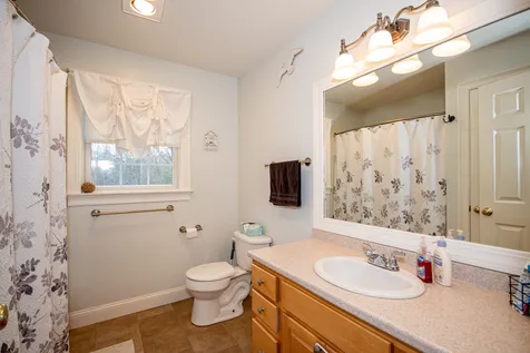 15 Fireside Drive Epping NH 03042