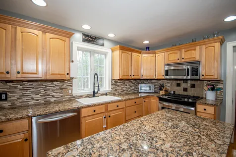 15 Fireside Drive Epping NH 03042