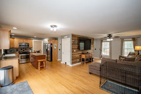 15 Fireside Drive Epping NH 03042