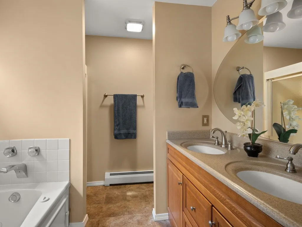 30 Iris Lane South Burlington VT 05403