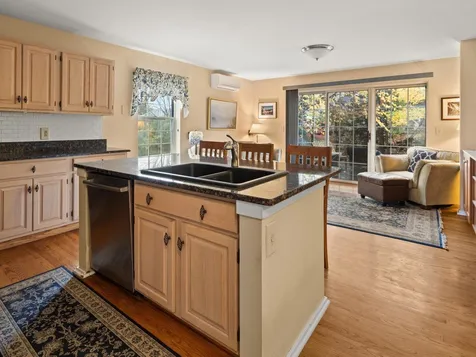30 Iris Lane South Burlington VT 05403