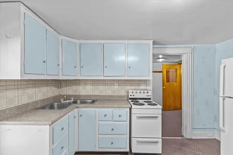 48 Latham Court Burlington VT 05401