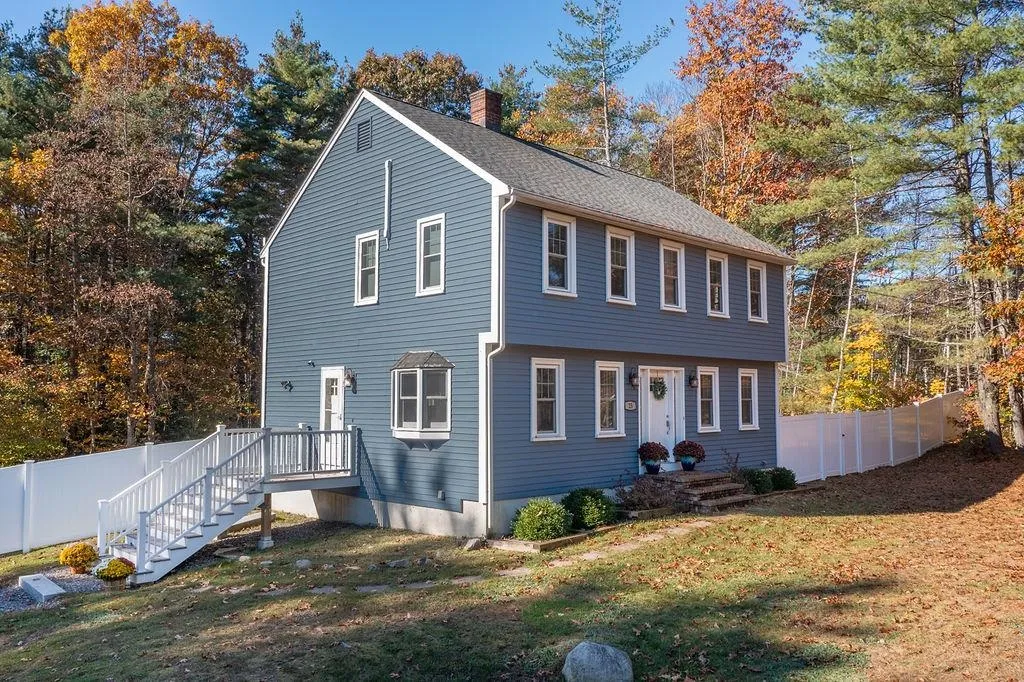 25 Schanda Drive Newmarket NH 03857