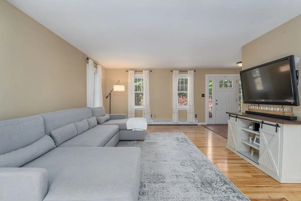 25 Schanda Drive Newmarket NH 03857
