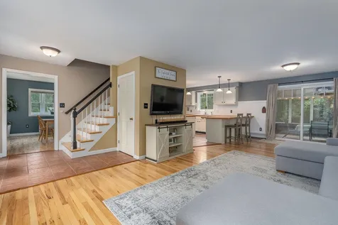 25 Schanda Drive Newmarket NH 03857