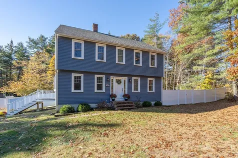 25 Schanda Drive Newmarket NH 03857
