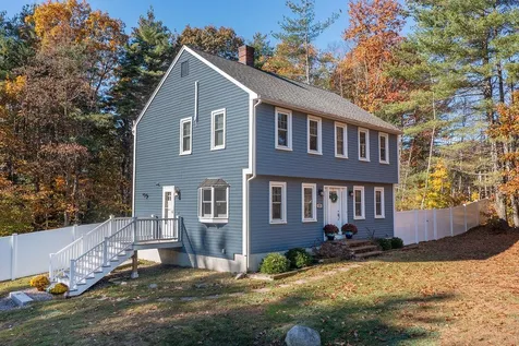 25 Schanda Drive Newmarket NH 03857
