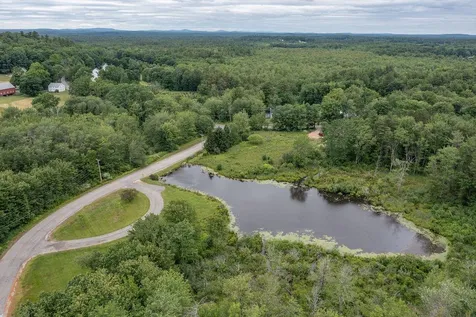 25 Schanda Drive Newmarket NH 03857