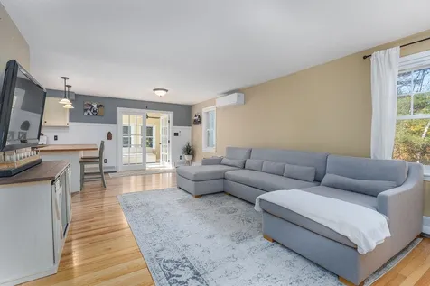 25 Schanda Drive Newmarket NH 03857