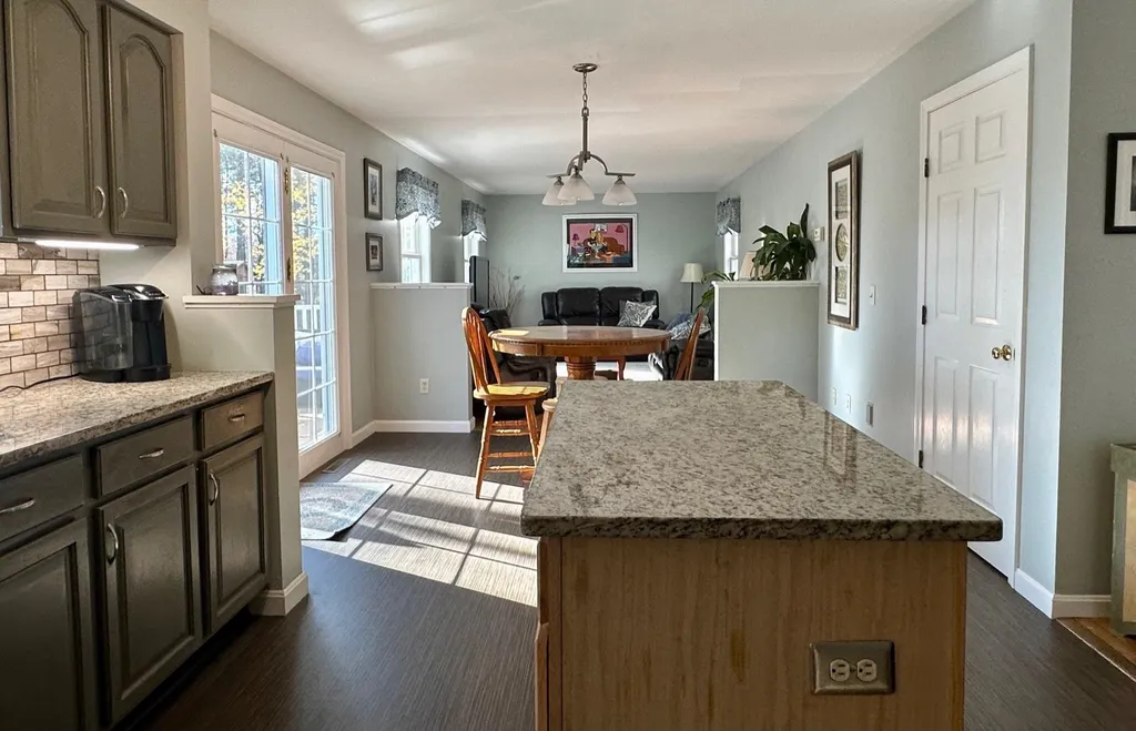 25 Hawthorn Circle Essex Junction VT 05452