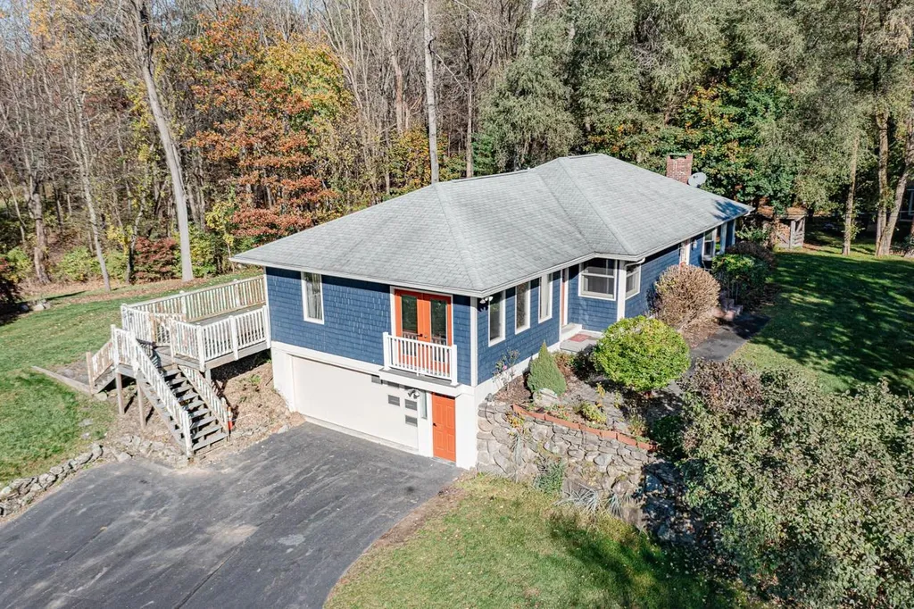 1 Timothys Way Hollis NH 03049