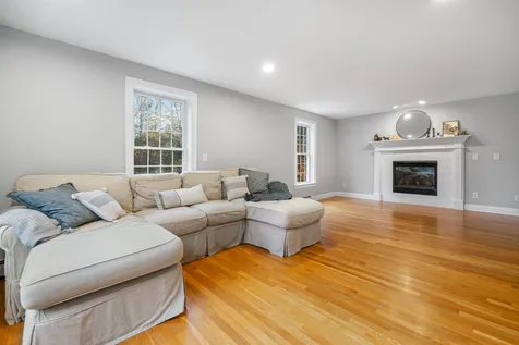 84 Bedford Road New Boston NH 03070