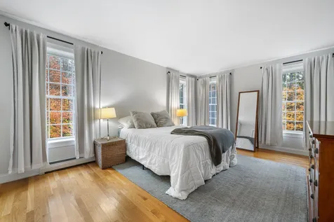 84 Bedford Road New Boston NH 03070