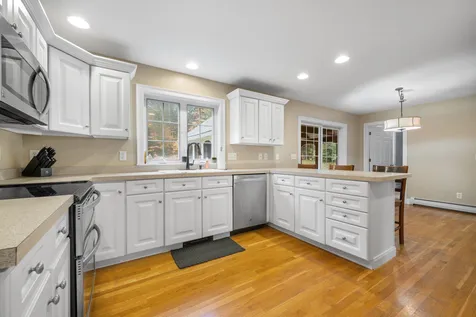 84 Bedford Road New Boston NH 03070