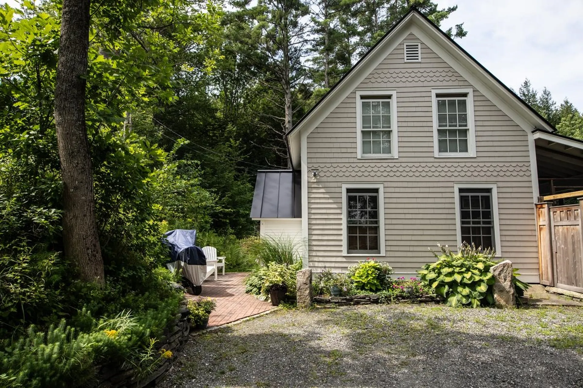 5 South Hill Street Ludlow VT 05149