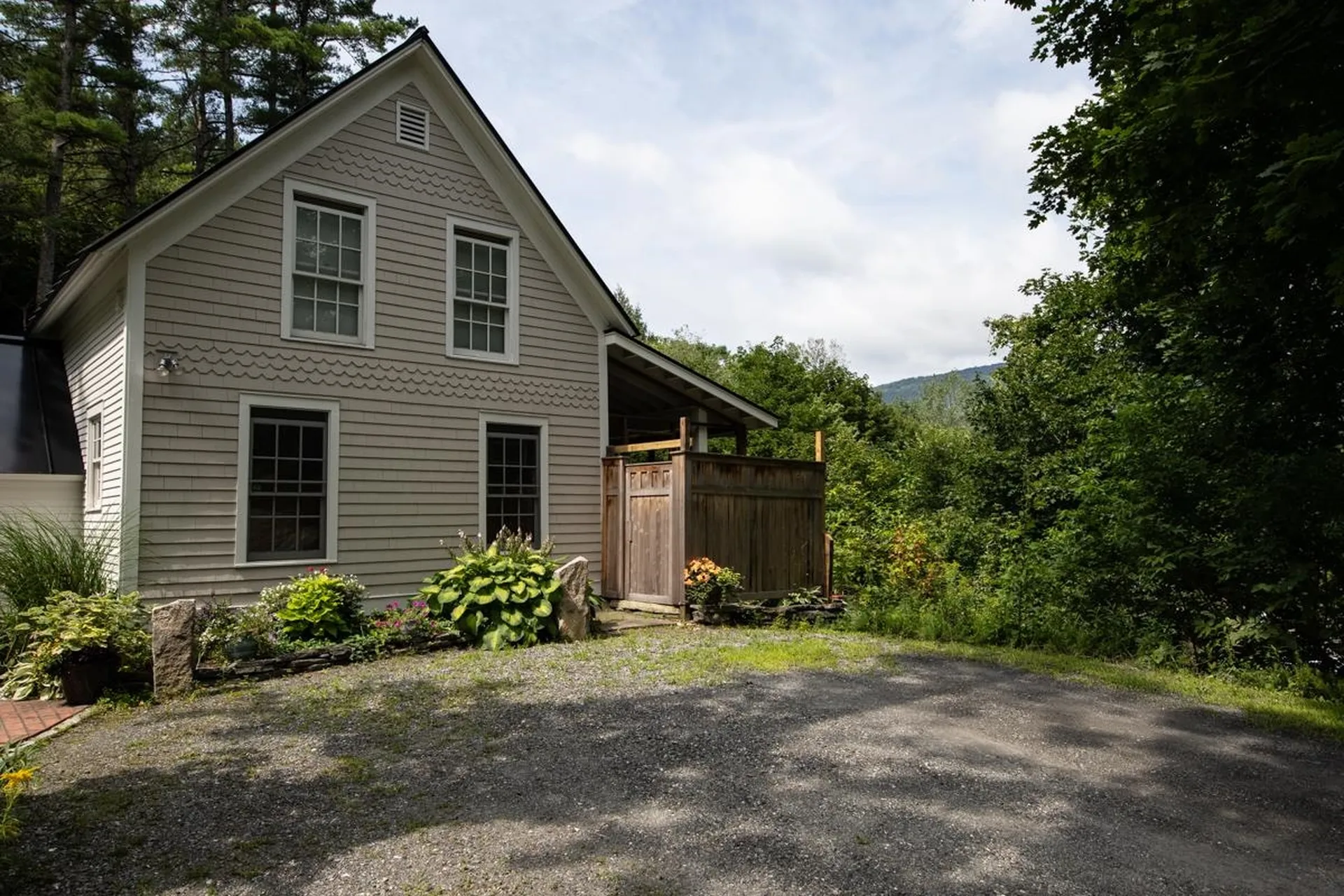 5 South Hill Street Ludlow VT 05149