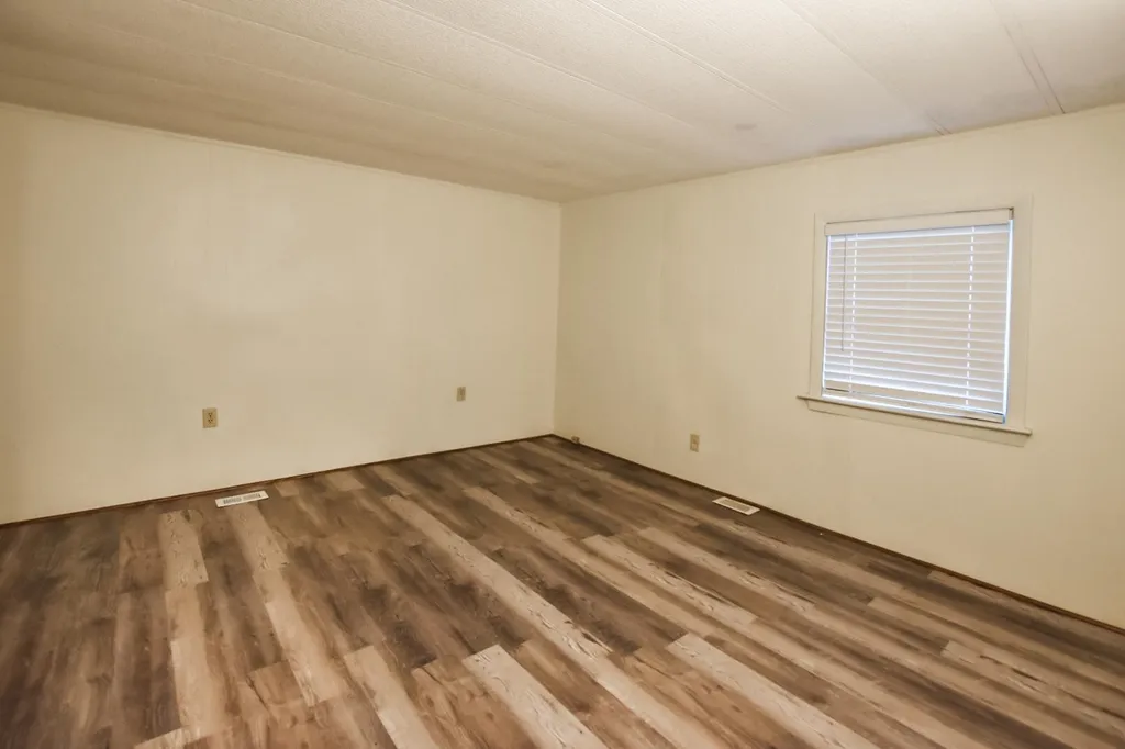 311 Sherwood Glen Somersworth NH 03878