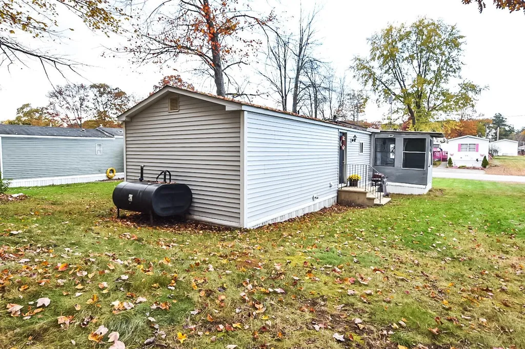 311 Sherwood Glen Somersworth NH 03878