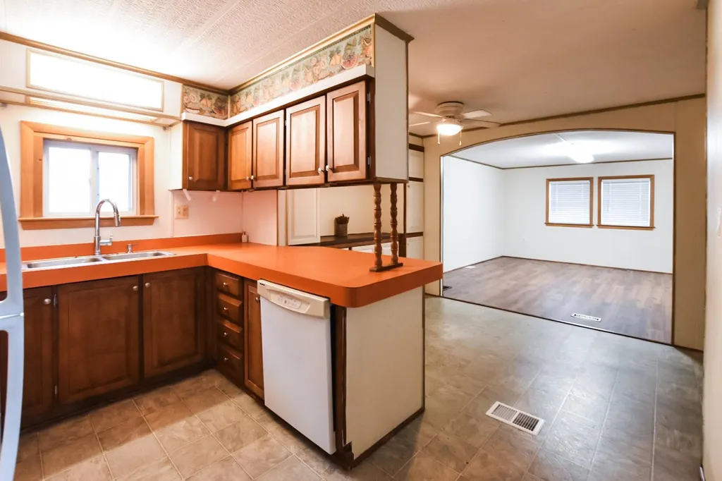 311 Sherwood Glen Somersworth NH 03878