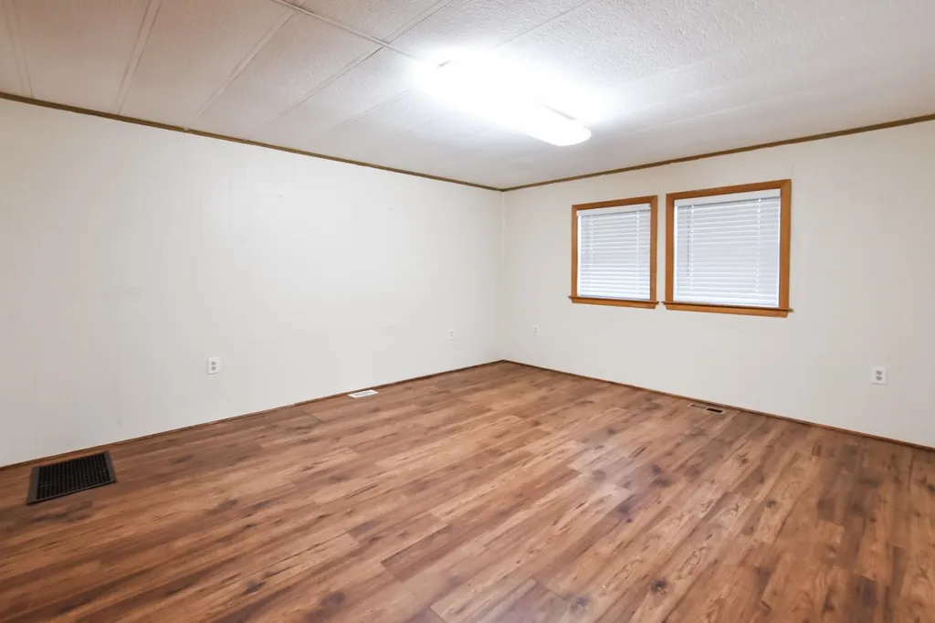 311 Sherwood Glen Somersworth NH 03878