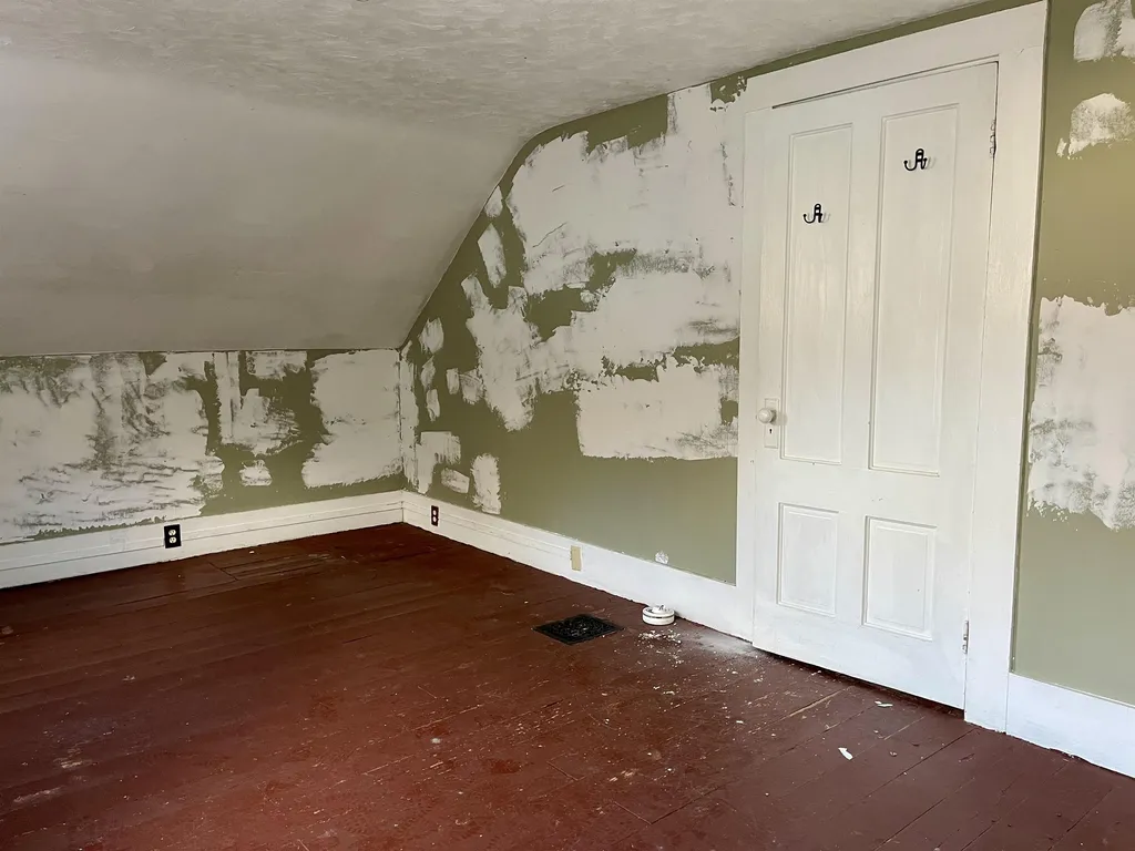 107 W Bow Street Franklin NH 03235