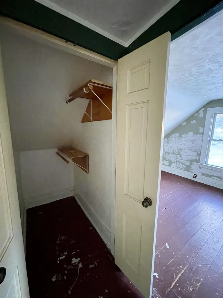 107 W Bow Street Franklin NH 03235
