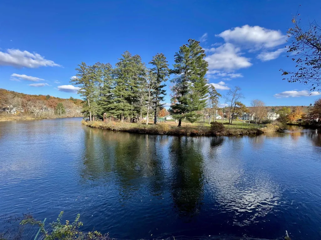 107 W Bow Street Franklin NH 03235