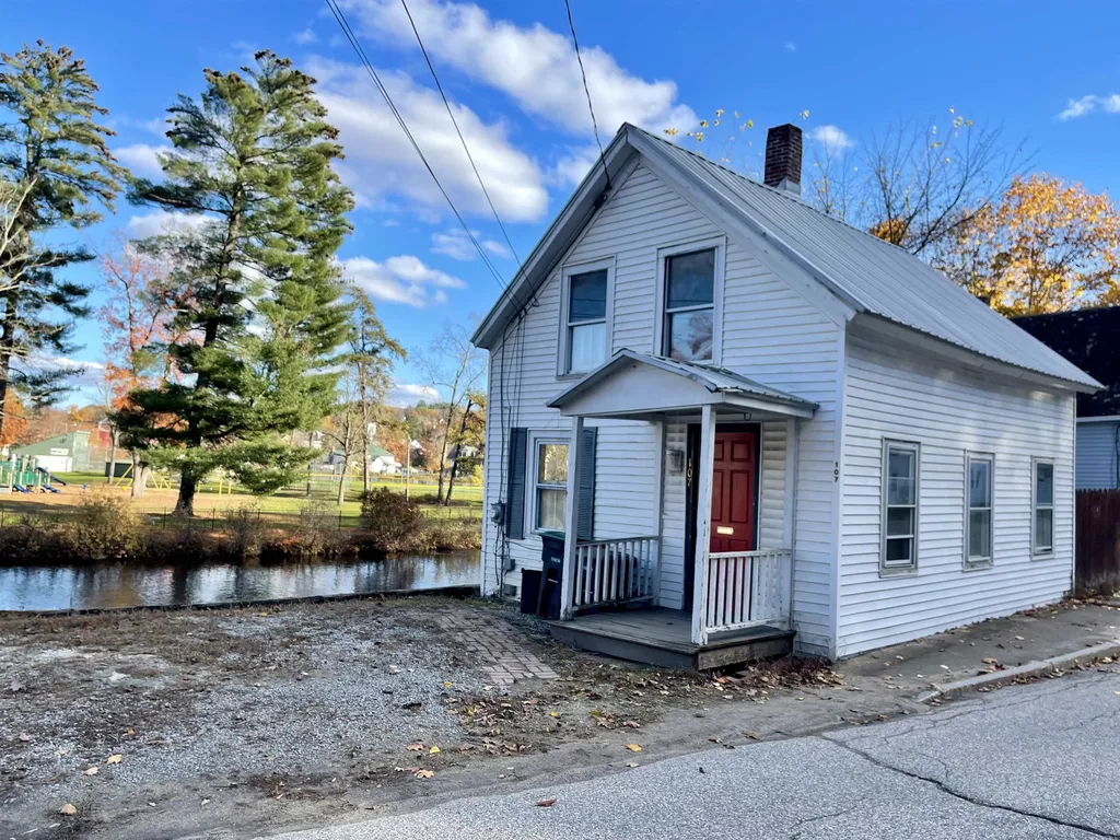 107 W Bow Street Franklin NH 03235