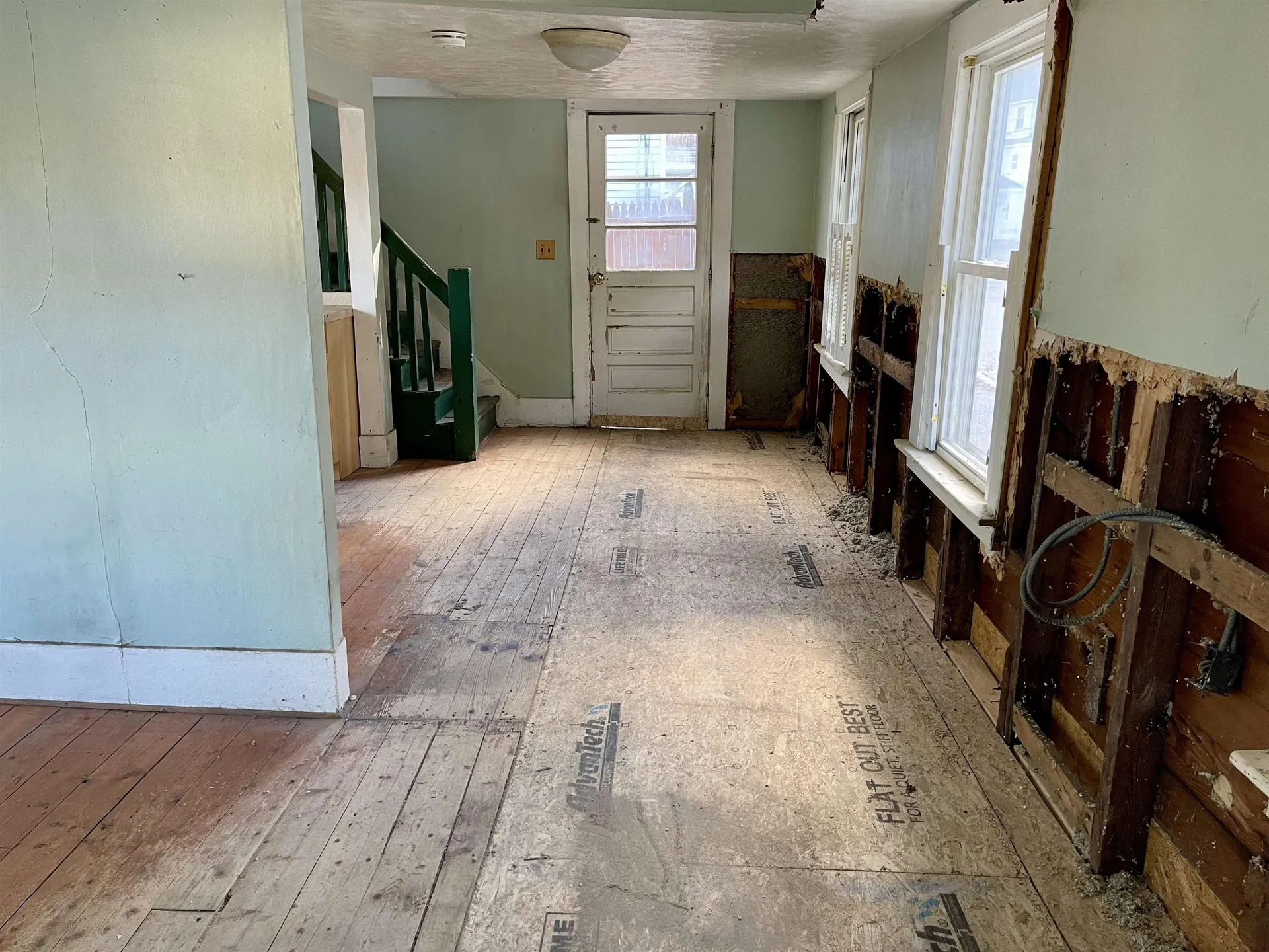 107 W Bow Street Franklin NH 03235