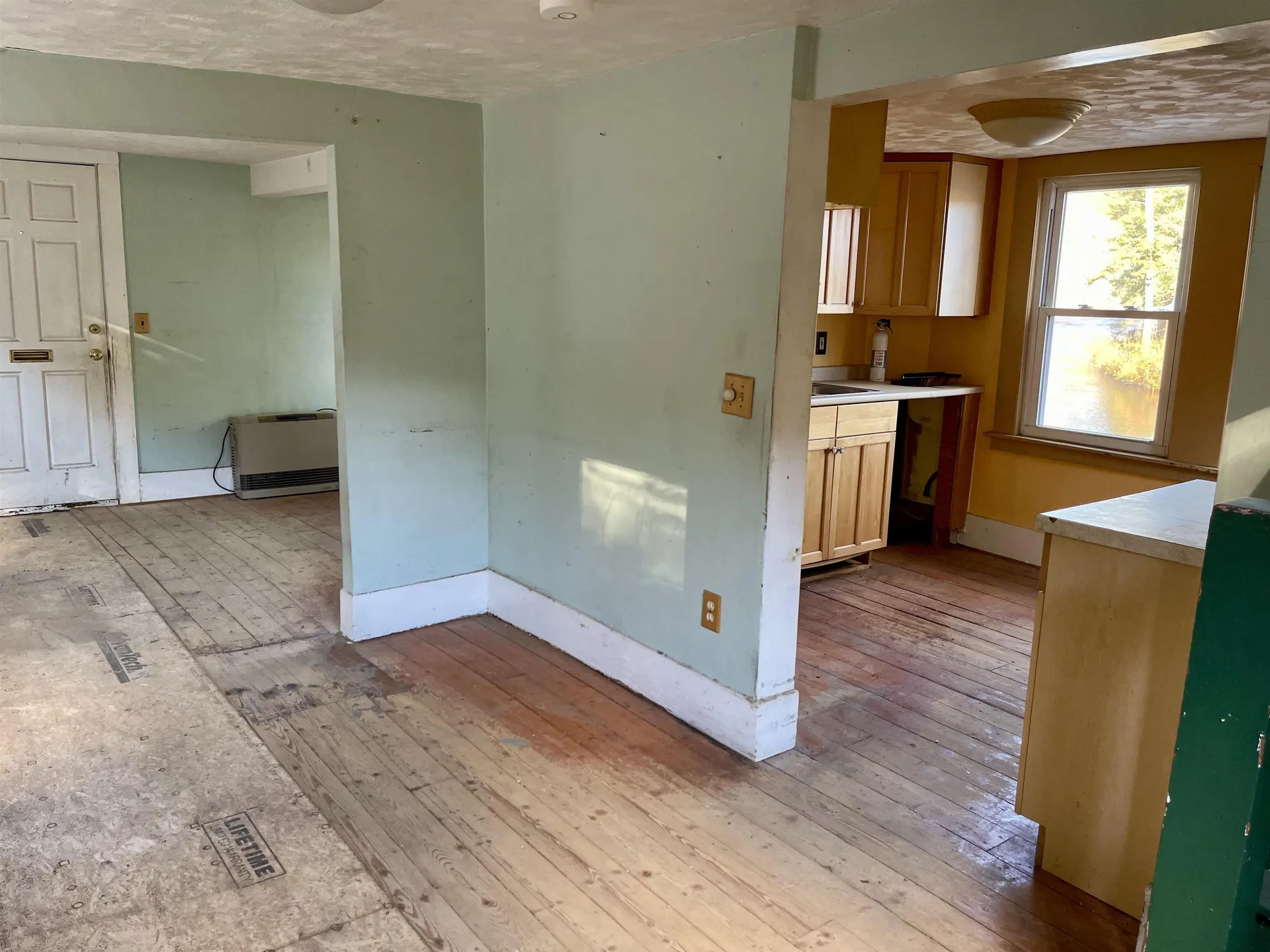 107 W Bow Street Franklin NH 03235