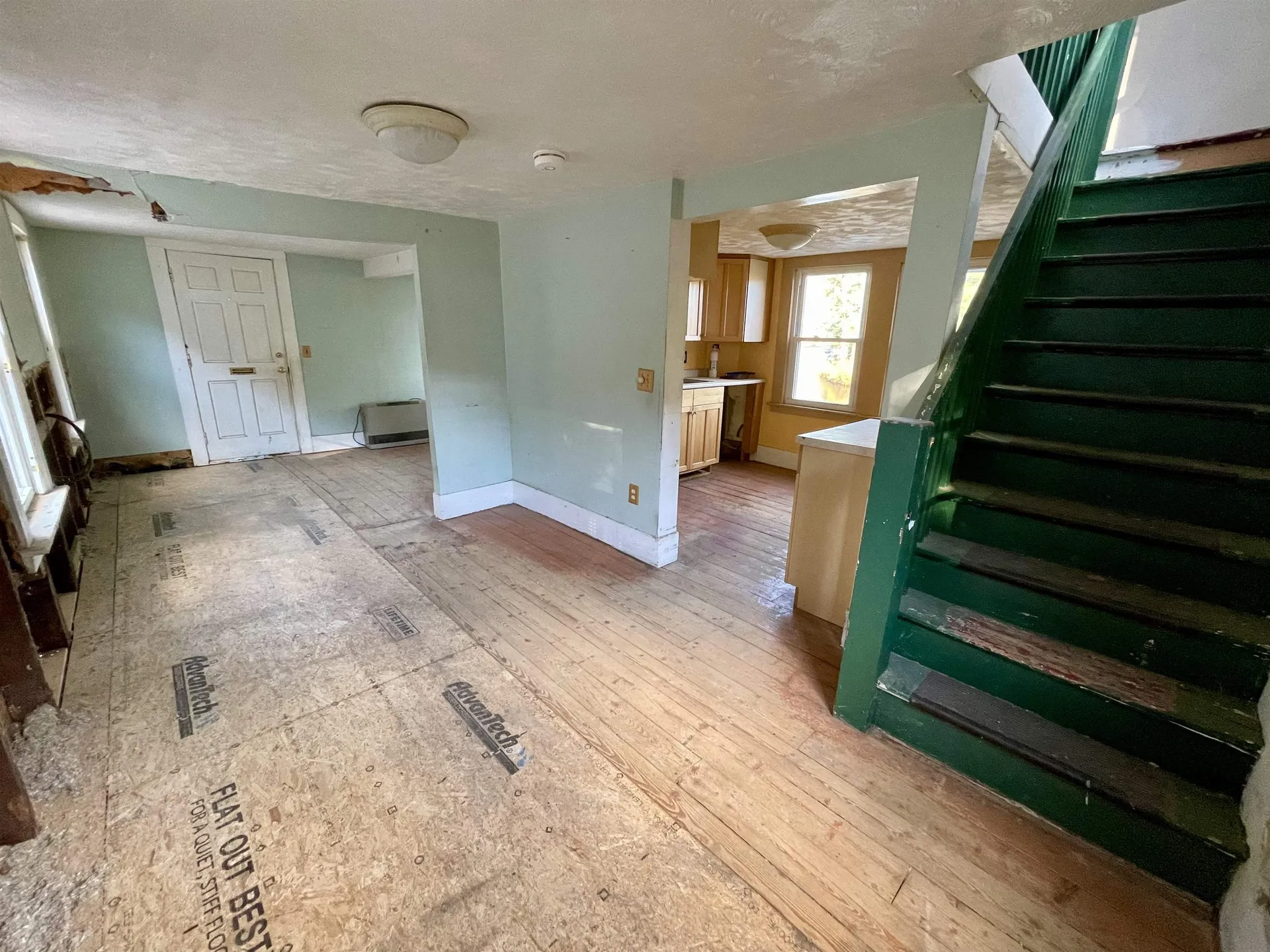 107 W Bow Street Franklin NH 03235