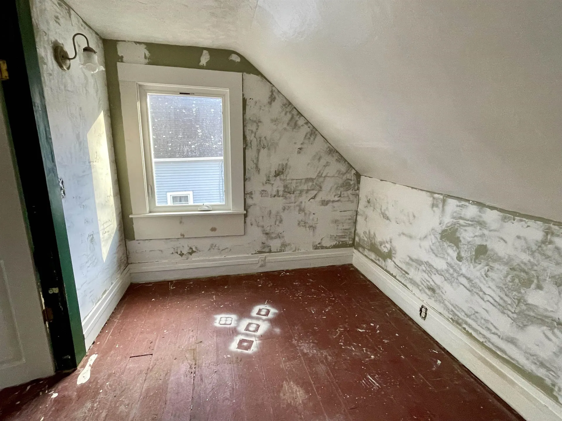 107 W Bow Street Franklin NH 03235