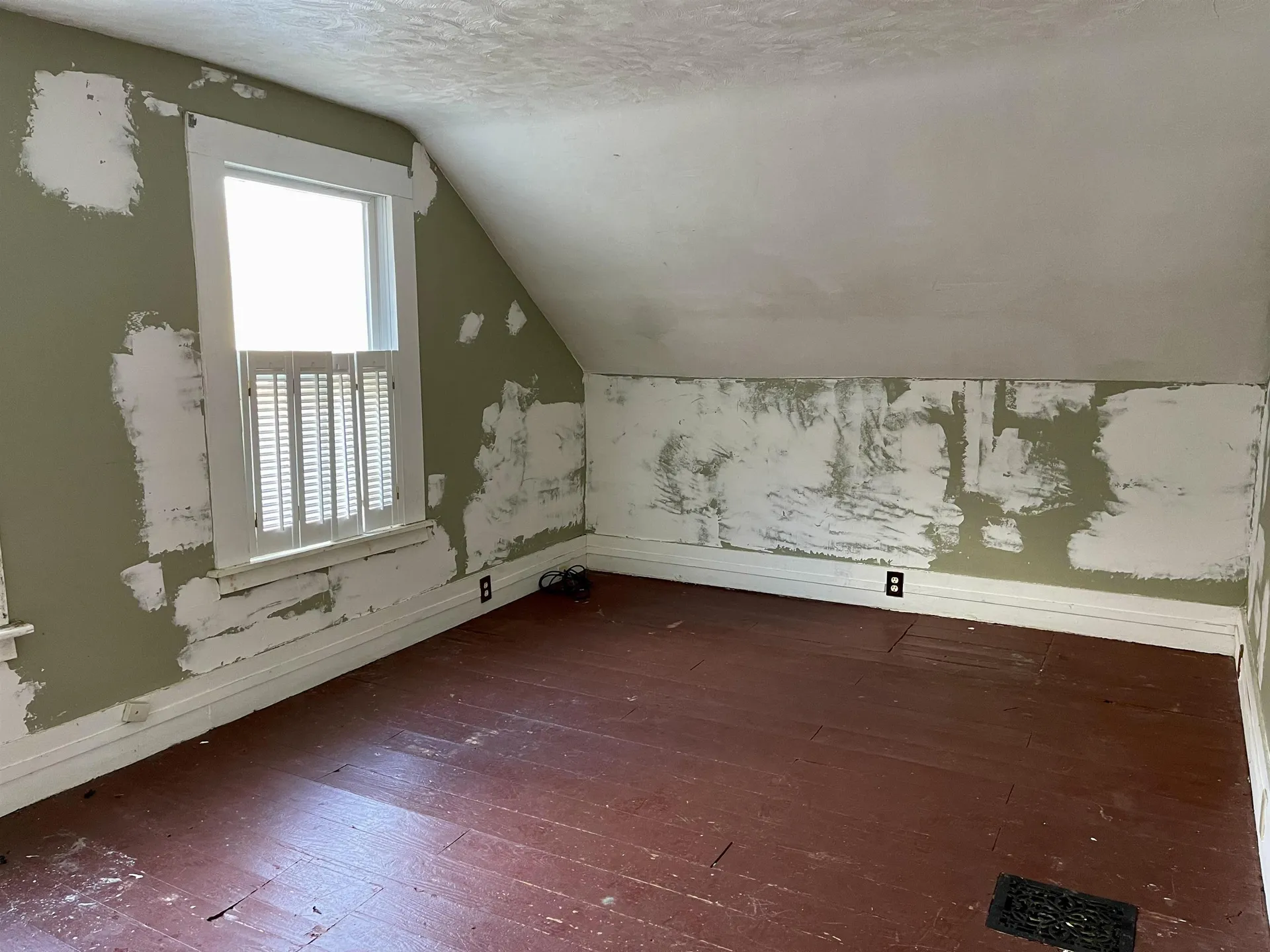 107 W Bow Street Franklin NH 03235