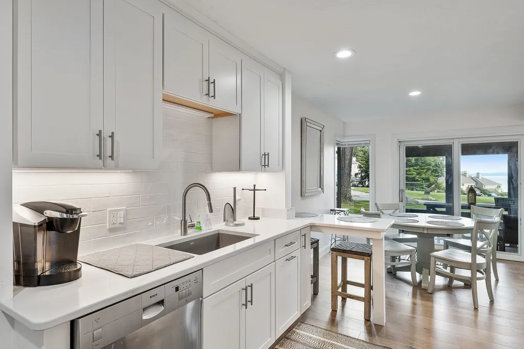 2696 Lake Shore Road Gilford NH 03249