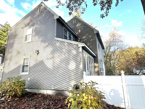 7 Bradford Street Nashua NH 03063