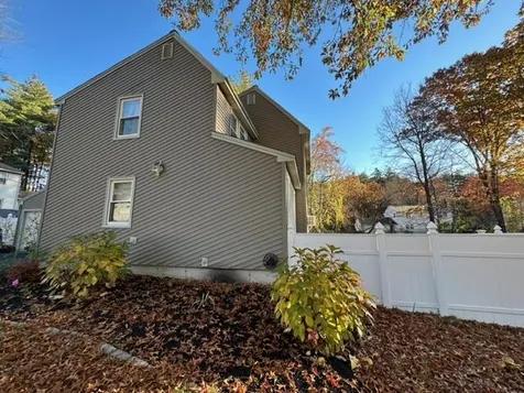 7 Bradford Street Nashua NH 03063