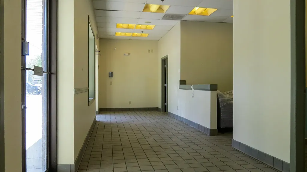 2626 Brown Avenue Manchester NH 03103