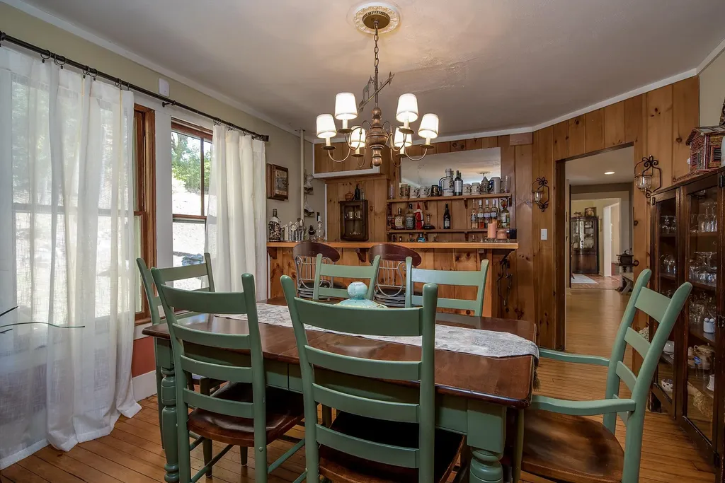 55 Pond Street Londonderry VT 05148