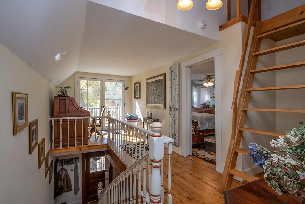 55 Pond Street Londonderry VT 05148