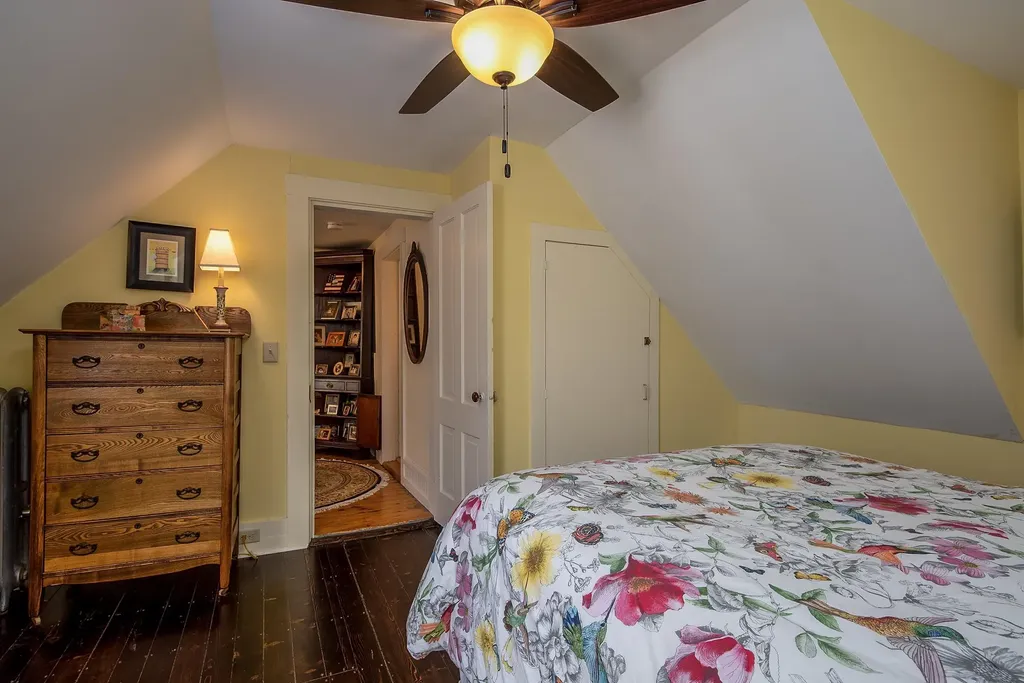 55 Pond Street Londonderry VT 05148