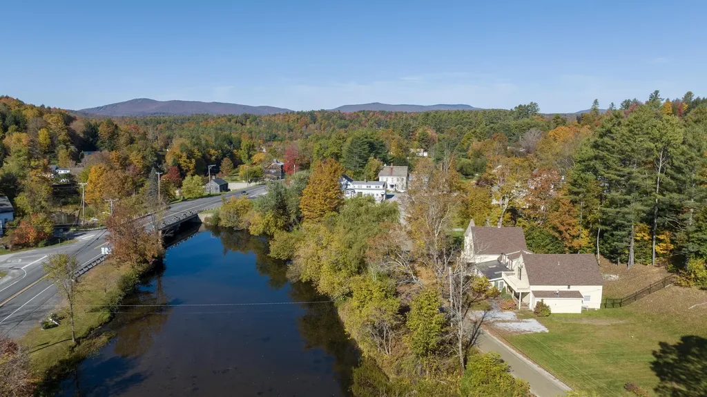 55 Pond Street Londonderry VT 05148