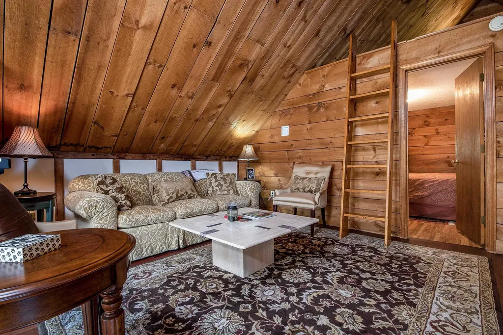 55 Pond Street Londonderry VT 05148