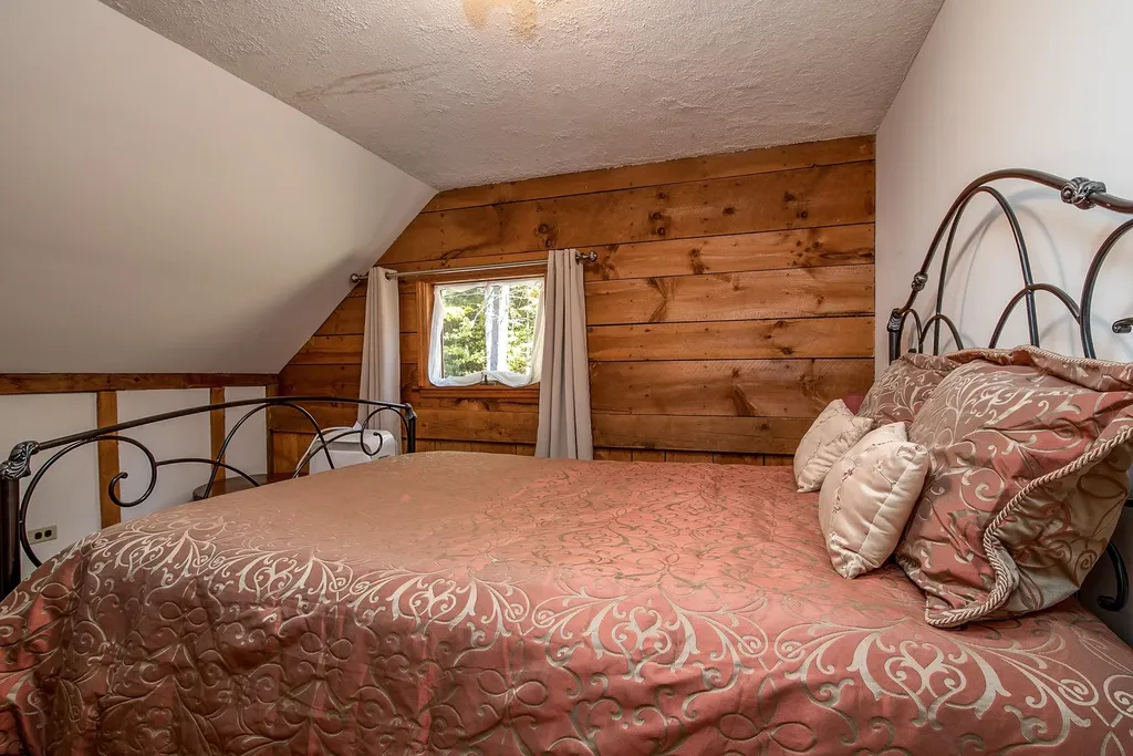 55 Pond Street Londonderry VT 05148