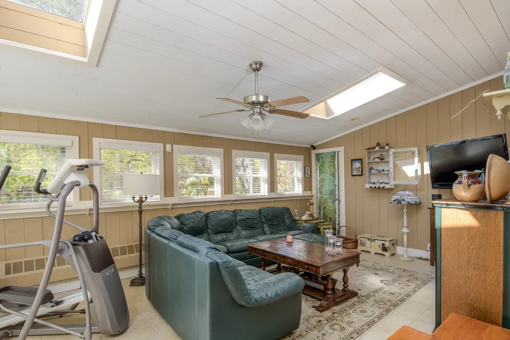 55 Pond Street Londonderry VT 05148