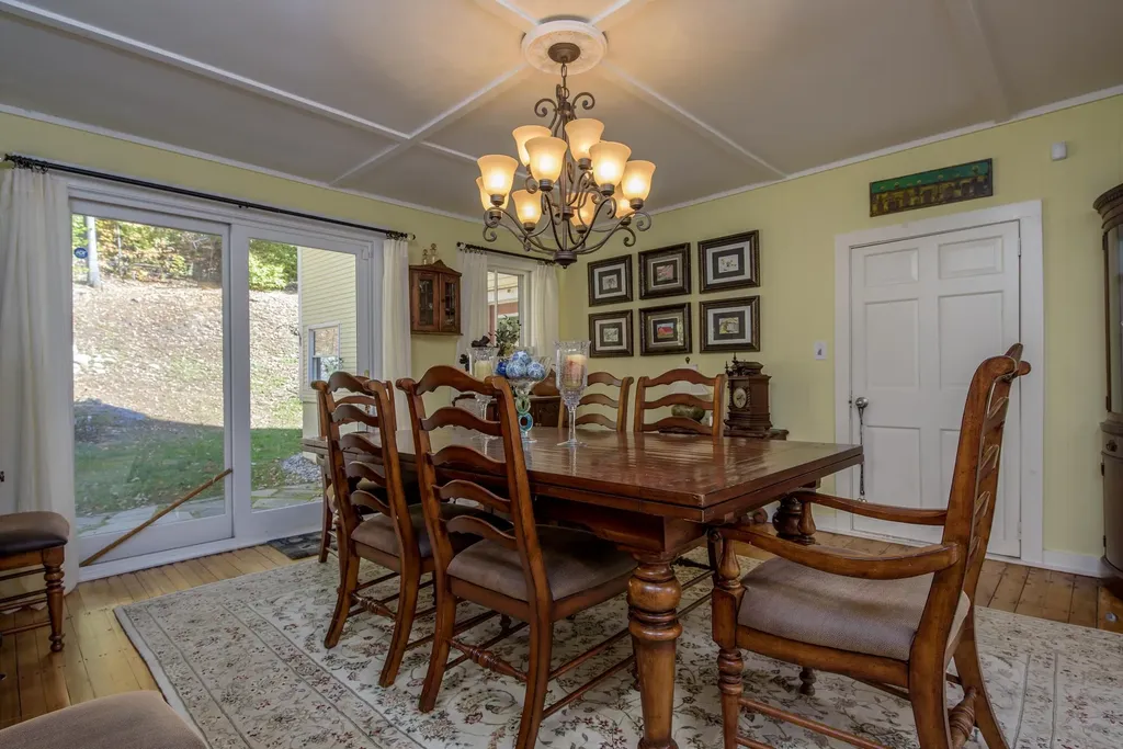 55 Pond Street Londonderry VT 05148