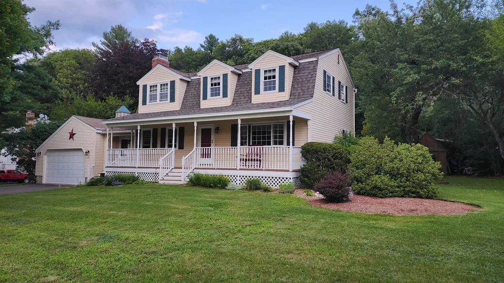 28 Forest Street Londonderry NH 03053