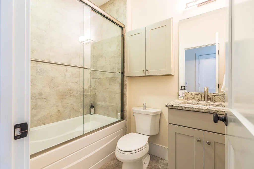 22 Cornwall Street Portsmouth NH 03801